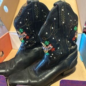Tony Lama 7.5 Black Embroidered Cowboy Boots